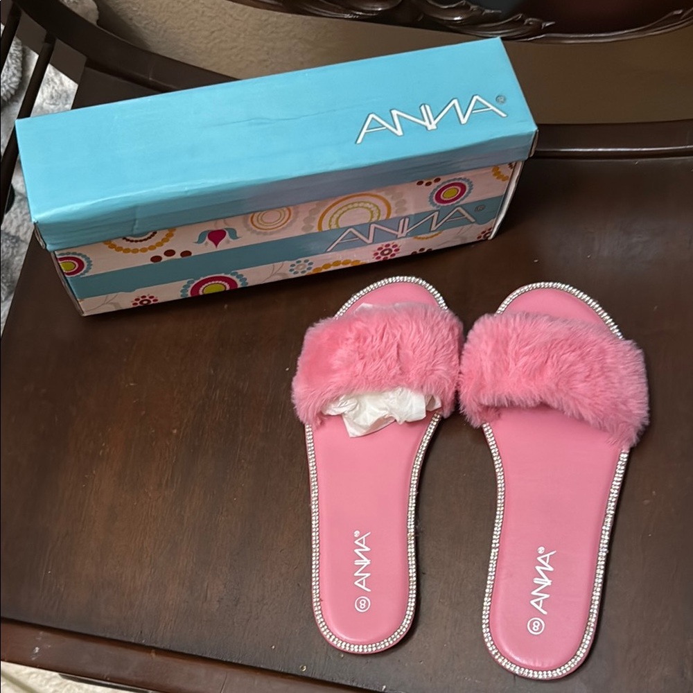 NEW Anna Vibrant Pink Plush Slippers Size 8